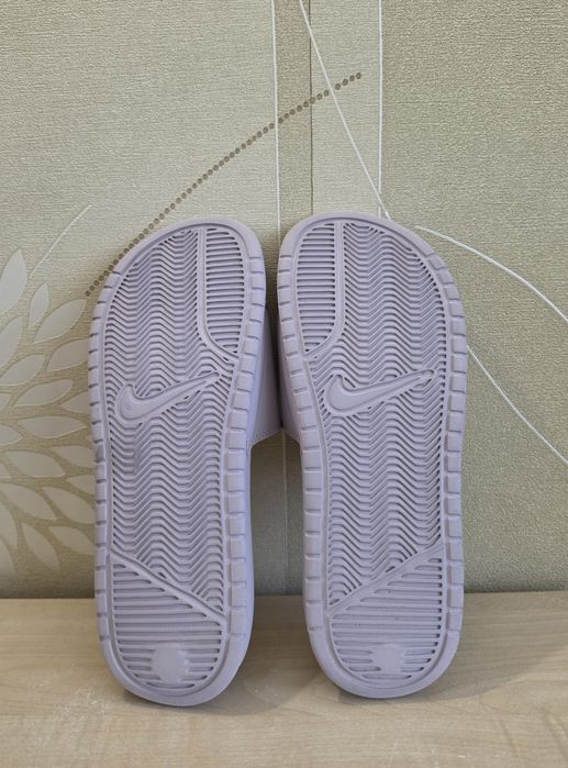 Шльопанці Nike Benassi оригінал розмір 39