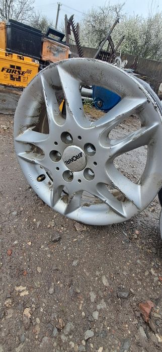 Продаж Титанів R 14