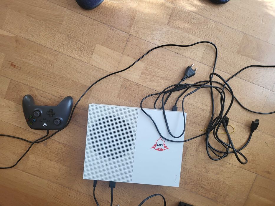 Xbox One S Digital 1TB + 6 Gier Stan Bdb