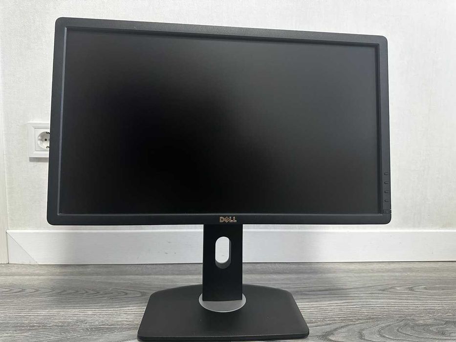 Монитор DELL Ultrasharp U2312Hm / 23 Дюймів / IPS / 1920x1080