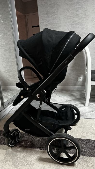 Продам коляску прогулку Cybex balios S Lux 2024 чёрную