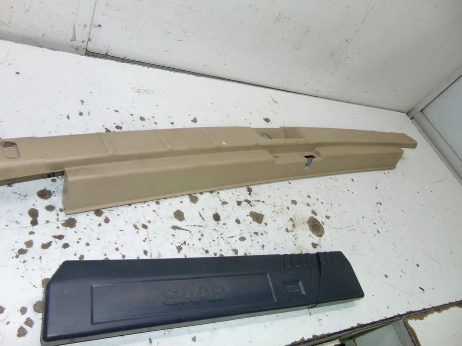 Saab 95 triângulo/Guarnição