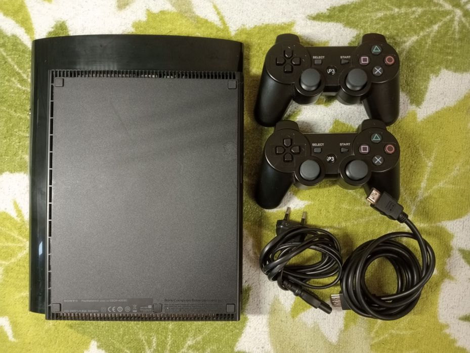 Sony PlayStation 3 Super Slim 500GB + 20 игр + 2 геймпада