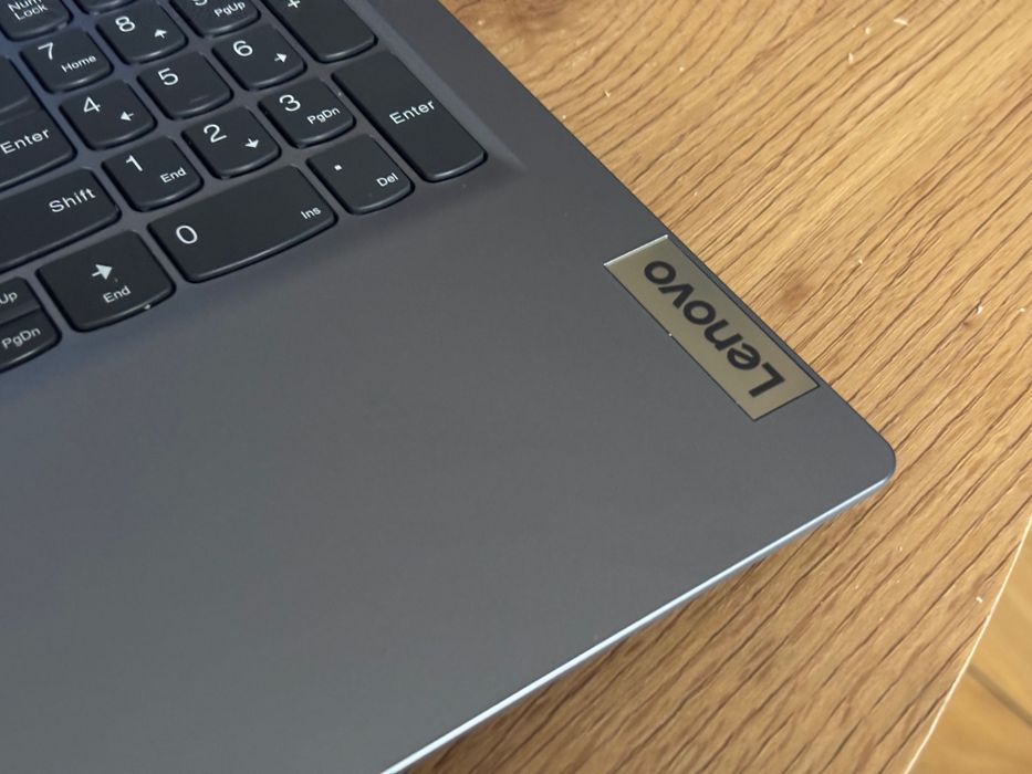 Laptop Lenovo IdealPad Slim 3 15IAH8 Dotykowy Stan Idealny