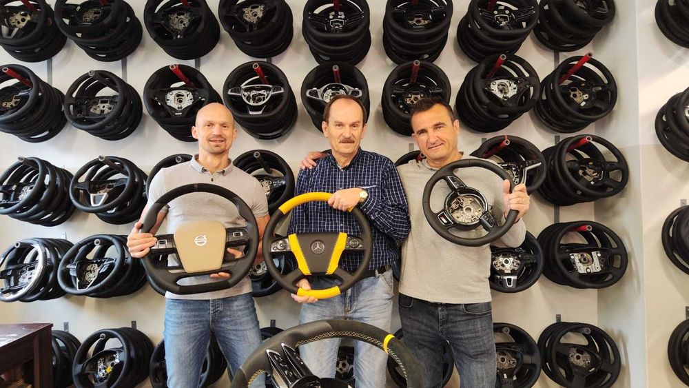 Obszycie kierownicy, bicepsy, wąsy / dywaniki samochodowe Kier Center