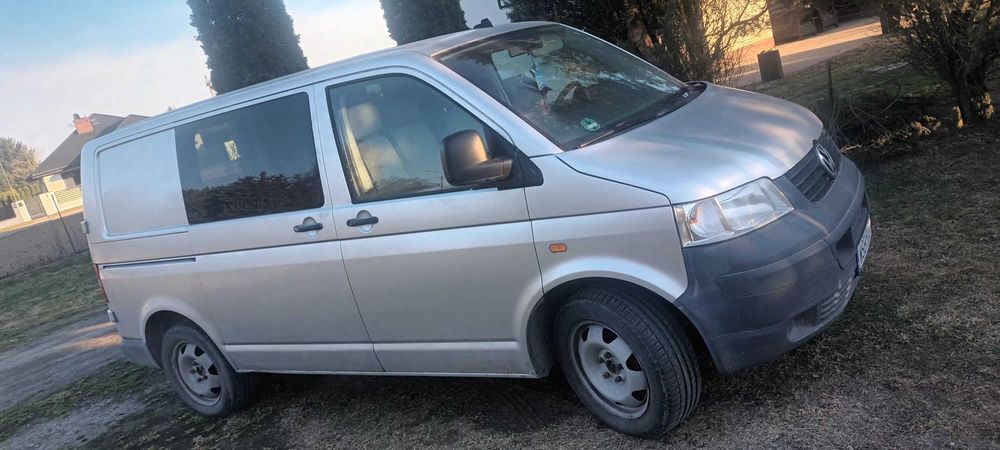 Volkswagen Transporter 2007r. Niski przebieg, hak, klimatyzacja