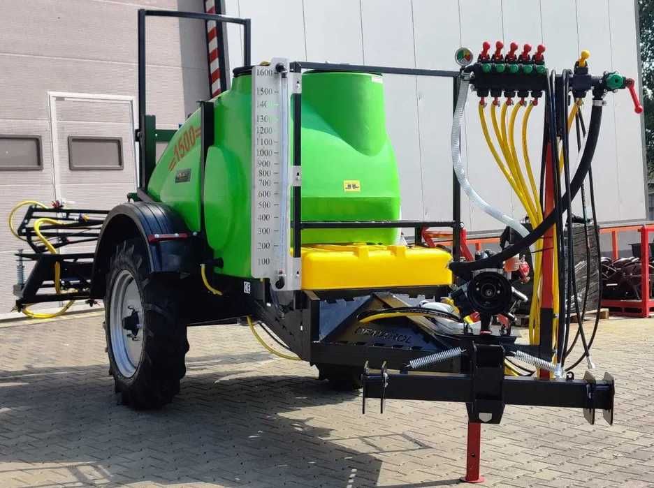 Opryskiwacz 1500 litrów przyczepiany na kołach DEMAROL