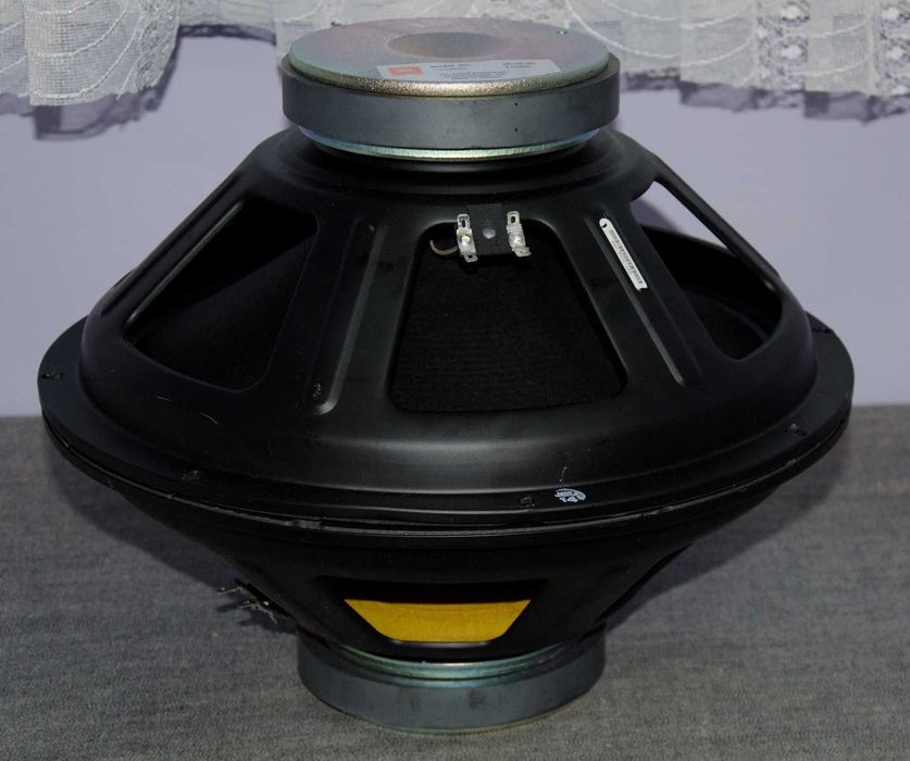 Динаміки мід бас 15" JBL M115-8A пара стан нових