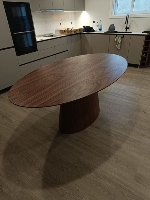 Mesa NOVA oval em nogueira 200x110