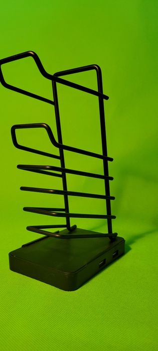 Stojak na kontrolery/pady PS3 PS4 PS5 4 porty USB możliwość ładowania