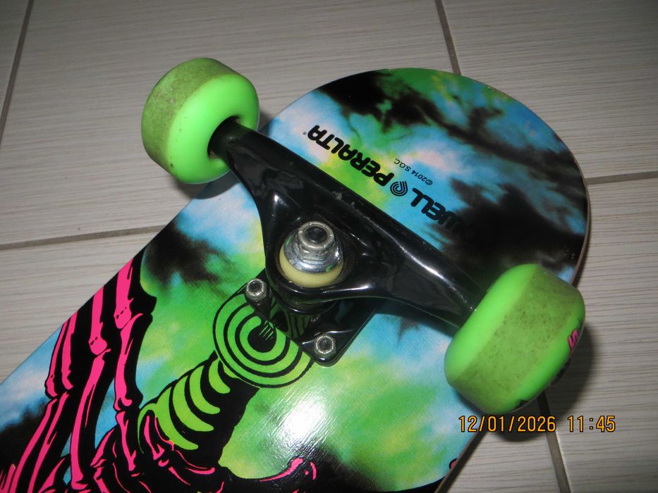 rewelacyjna amerykańska deskorolka Powell Peralta Skull &Sword idealna