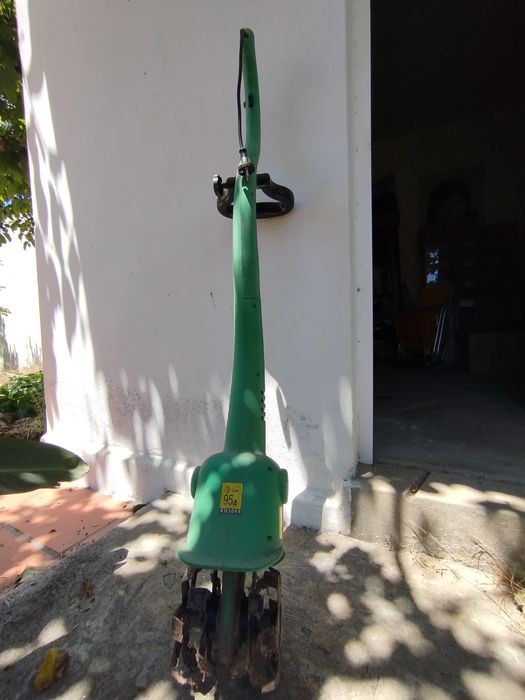 Cortador de erva elétrico e enxada elétrica