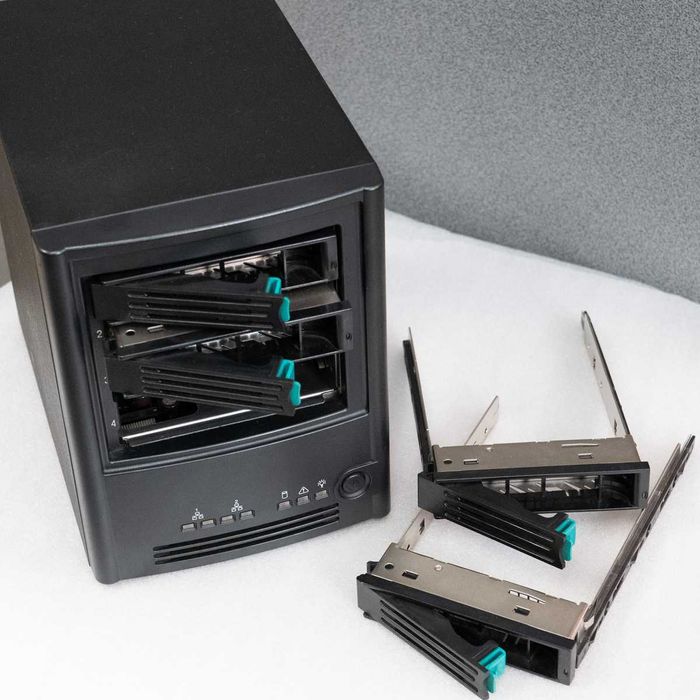 Serwer plików NAS Intel SS4000-E