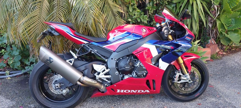 Vendo Honda cbr 1000rrr SP