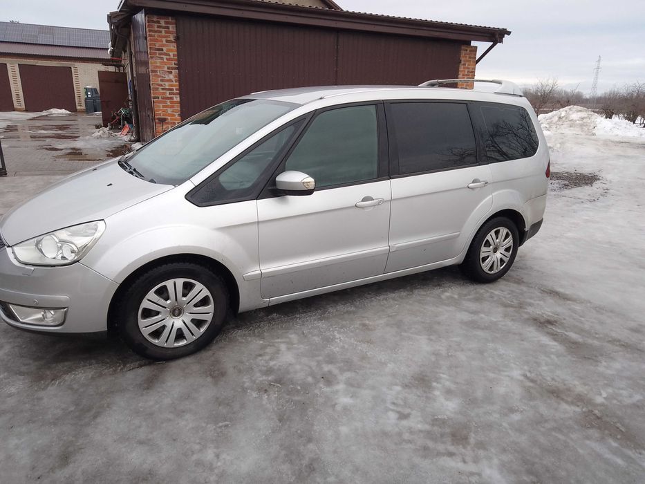 Ford Galaxy siedmioosobowy