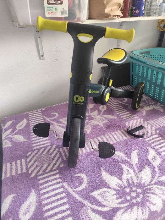 Triciclo Multifunções Kinderkraft (com e sem pedais)