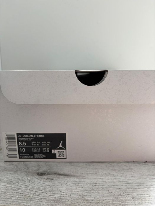 Jordan 4 White Thunder