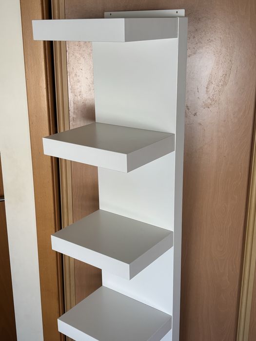 Estante/mesa de cabeceira