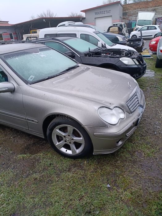 Maska zderzak lampy błotniki Mercedes w203 lift c723