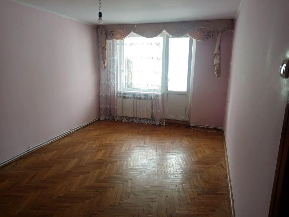 Продаж 4-кімнатної квартири 84,1 м кв. в  ближньому центрі м. Старий Самбір Самбірського району Львівської області.