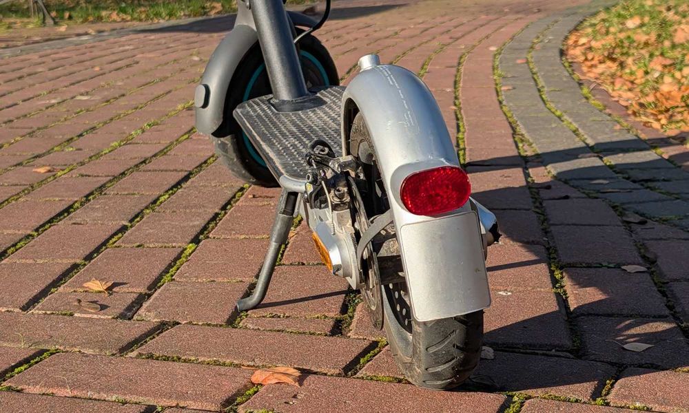 Mi Electric Scooter Pro 2 Mercedes-AMG Petronas F1 Team Edition