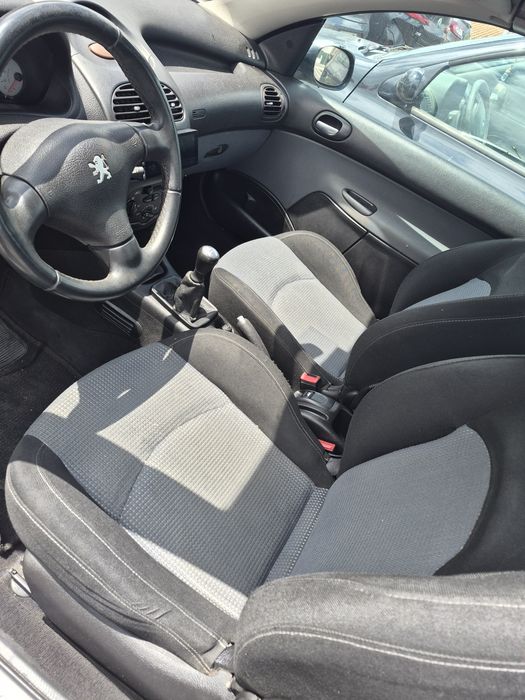 Peugeot 206 CC 1.6 GPL – Económico e Full