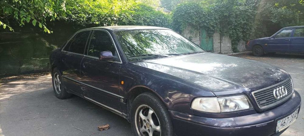 Продам AUDI A8 на повному ходу