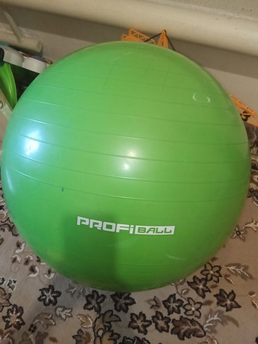 М'ячі для фітнесу