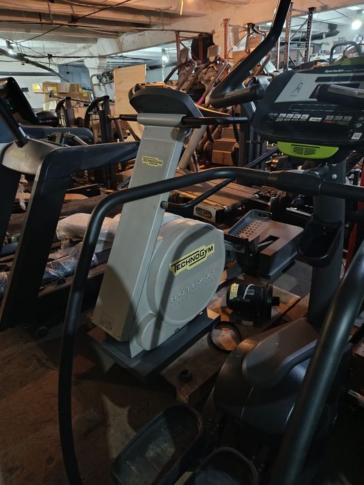 Тренажёр степпер Tectrix Climb Max, Орбитрек  Technogym