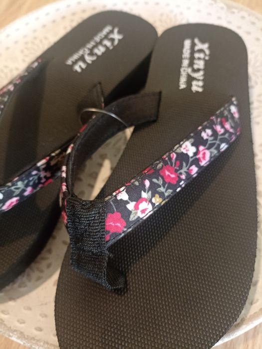 Chinelos de senhora lindos