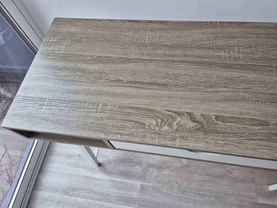 Secretaria como nova