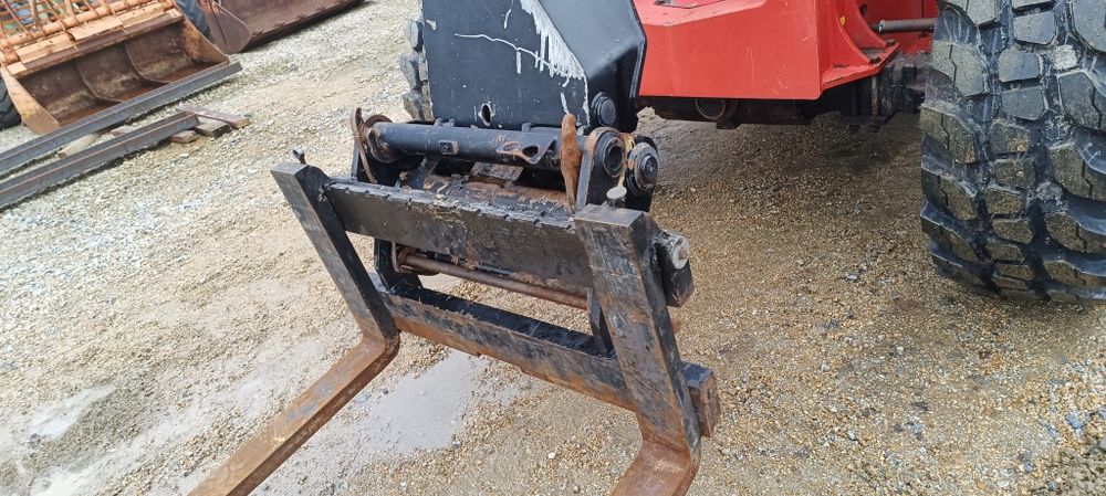 Żuraw podnośnik teleskopowy Manitou 845