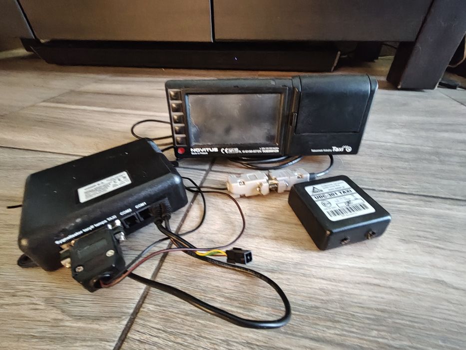 Zestaw taksometr , moduł instalacyjny taksometru oraz UDC -301