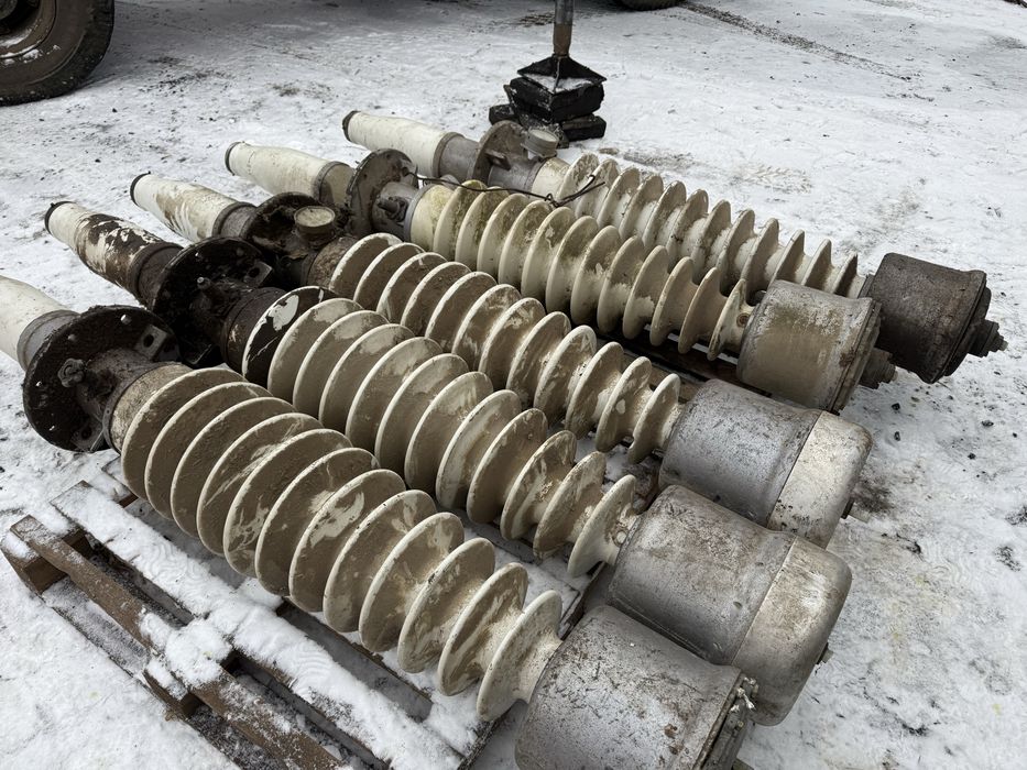 Продам изолятор новые