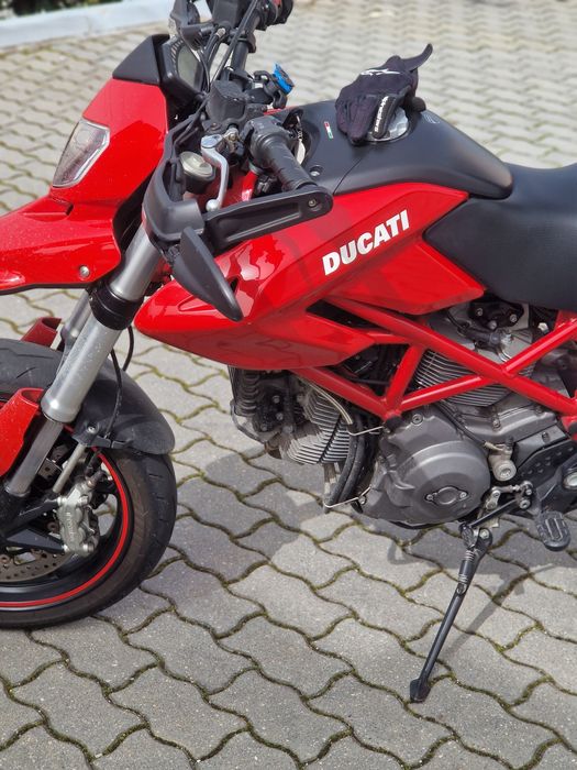 Ducati hipermotard 800