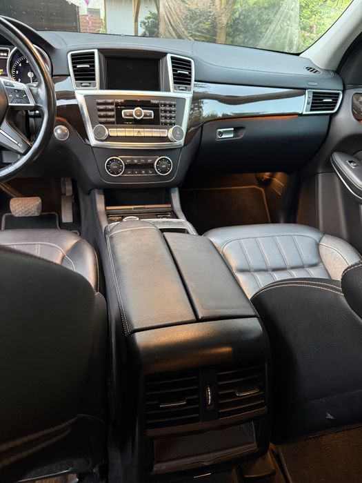 Mercedes GL 450 V8 bi turbo  7 osobowy nowy model okazja