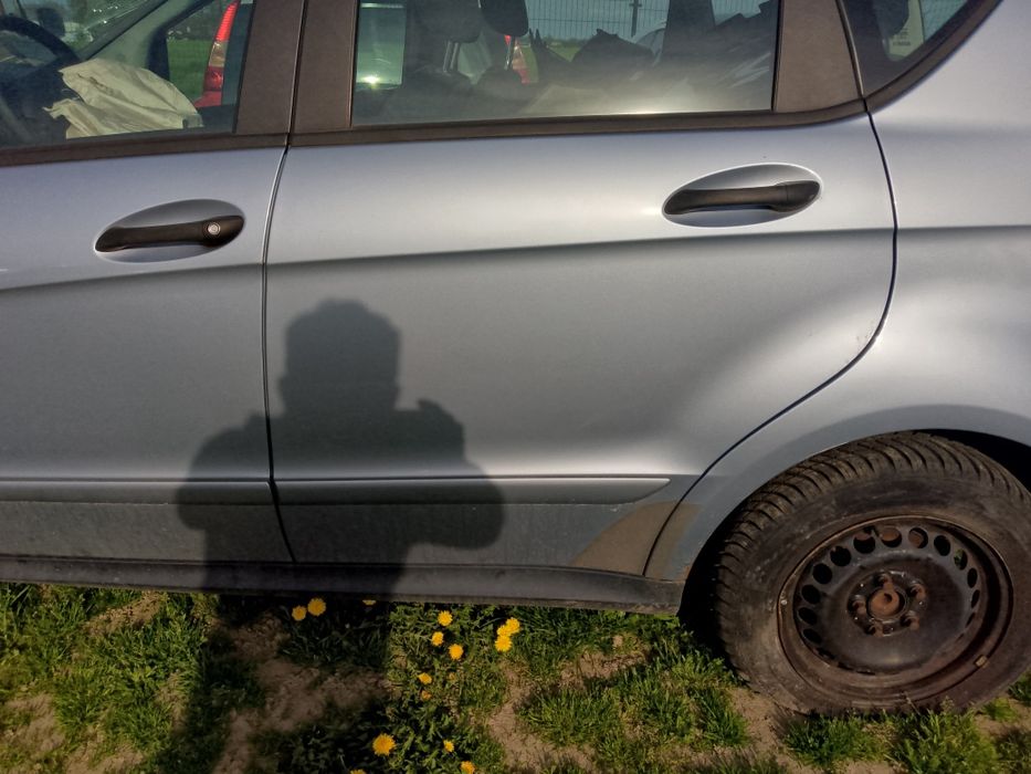 Drzwi tylne lewe Mercedes Benz kod lakieru 391 W169 A150