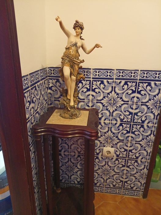 Estátua em Marfinite 52 cm*