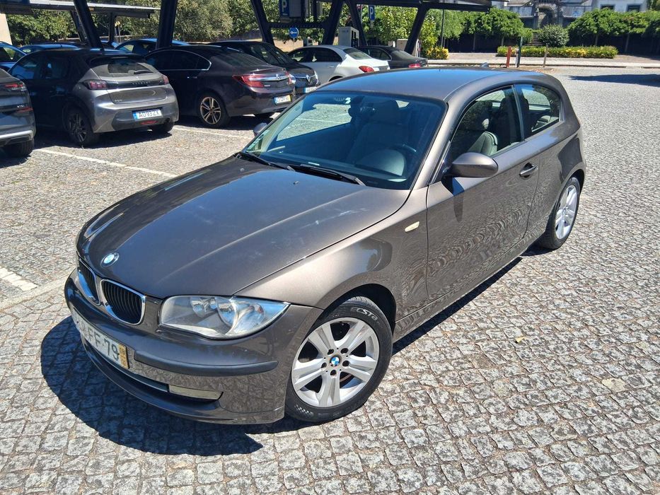 BMW Série 1. Fantástico Coupé Super Bem Tratado!