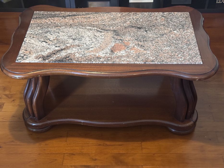 Conjunto de sofa e poltronas por 200€ em pele !!!