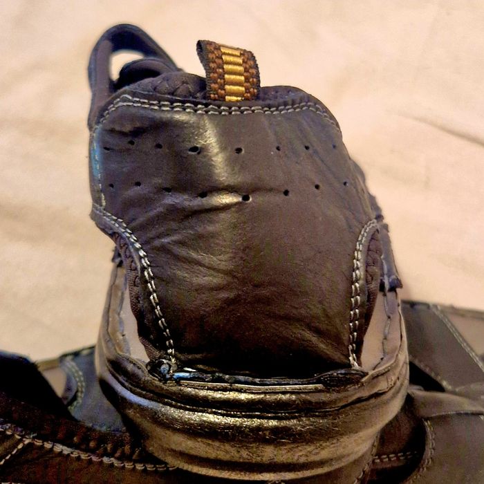 Sandálias novas e estrear n 45
N45
Pele e camurça
Pvp 29eur
Para desoc