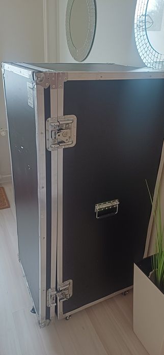 Case 122cm skrzynia do przechowywania lub transportu.