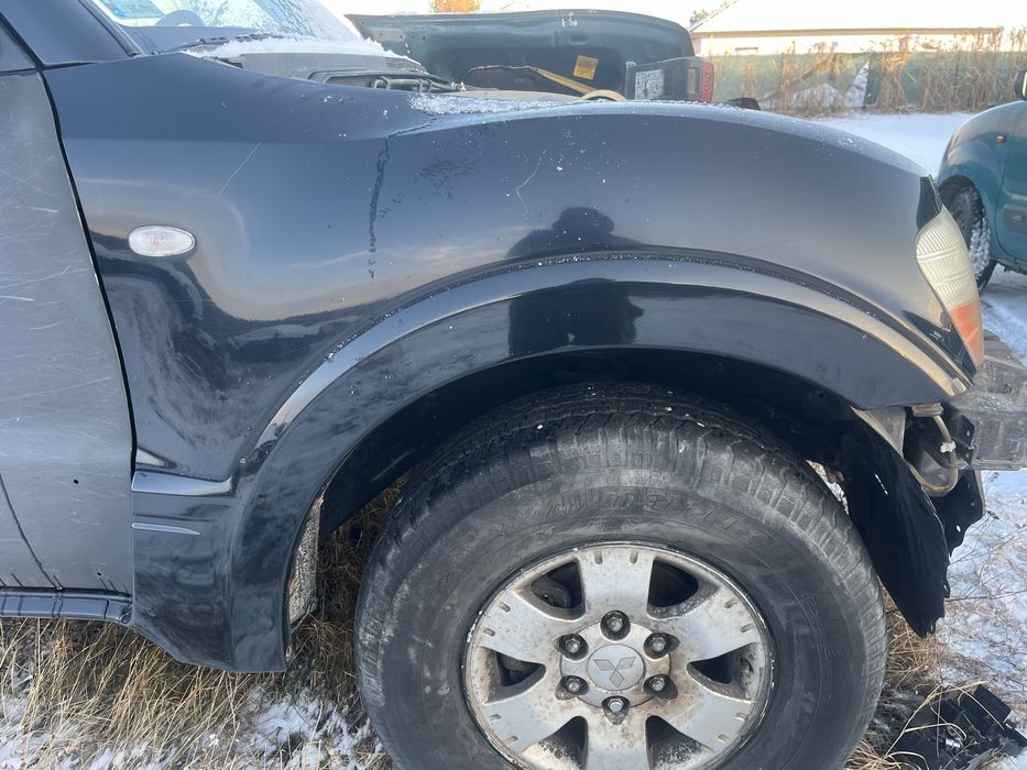 Mitsubishi Pajero 3 - błotnik prawy - inne