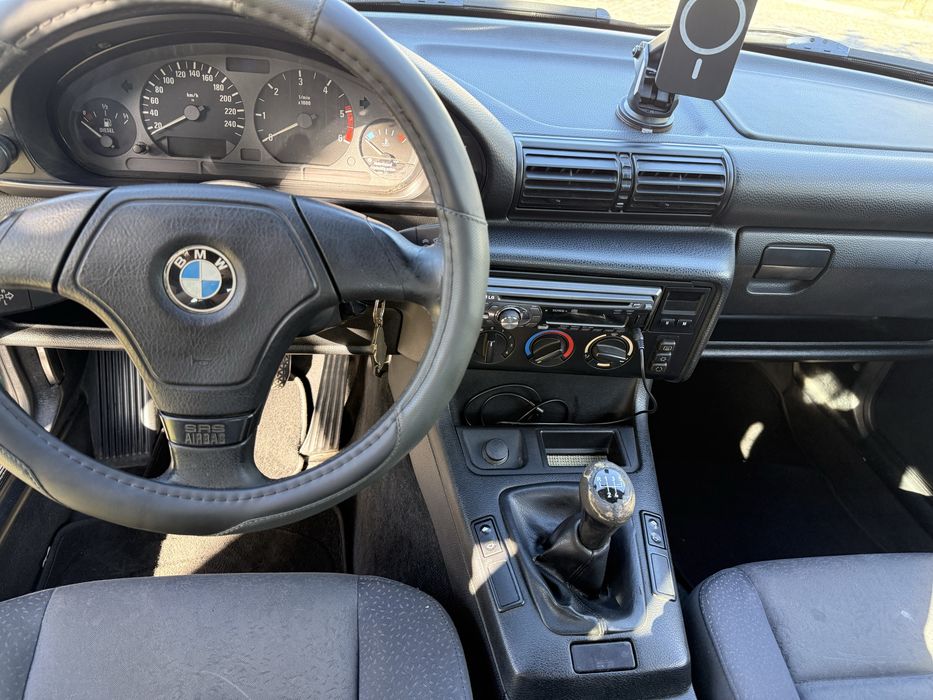 BMW 318 TDS Compact (1995) – Clássico Diesel Fiável