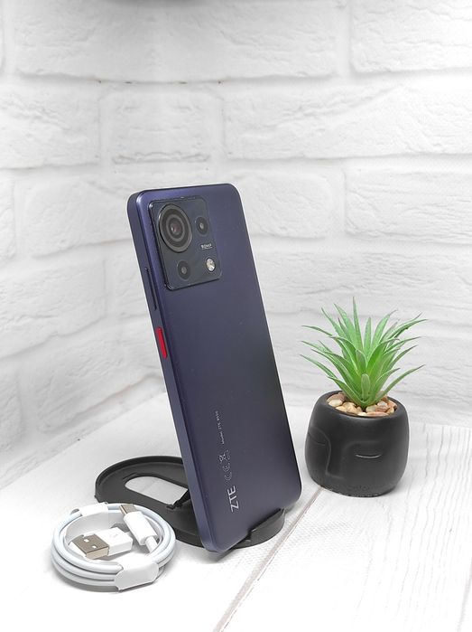 Продам телефон ZTE Blade V50 Vita  6+6/128Gb NFC в гарному стані