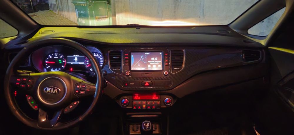 Kia Carens 1.7 CRDi (2018) - 7 Lugares - Nacional