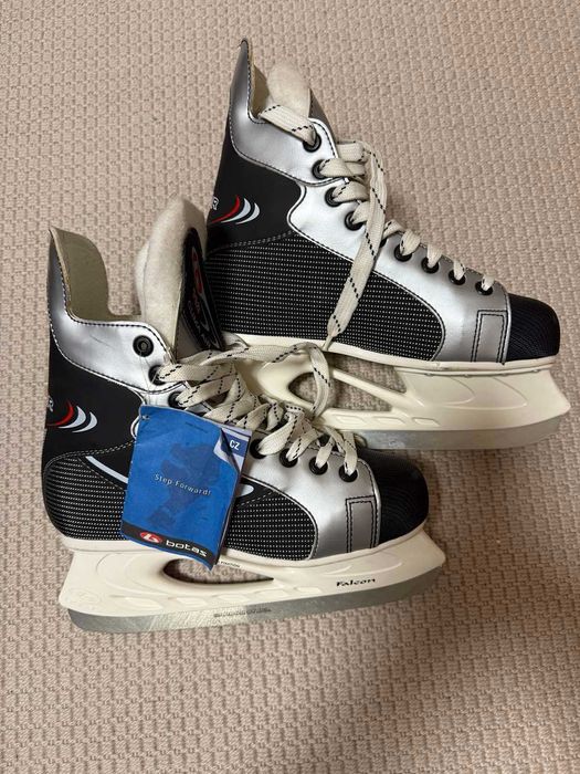 Хокейні ковзани 40р.