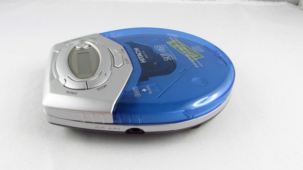 HITACHI Personal CD Player & Car Kit Odtwarzacz Discman Walkman DAP772