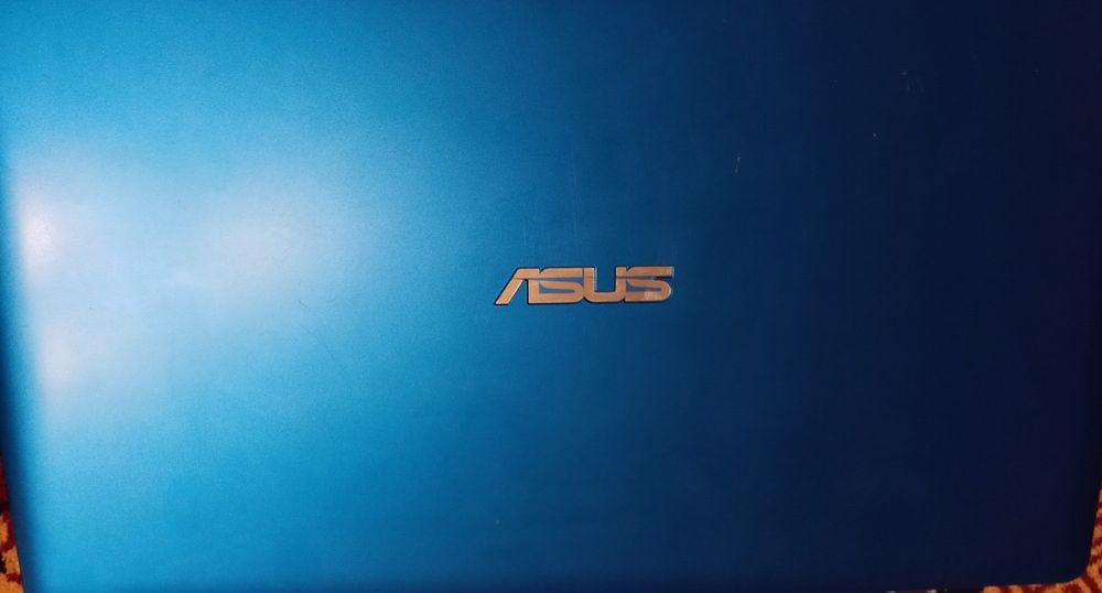 Продам нетбук Asus