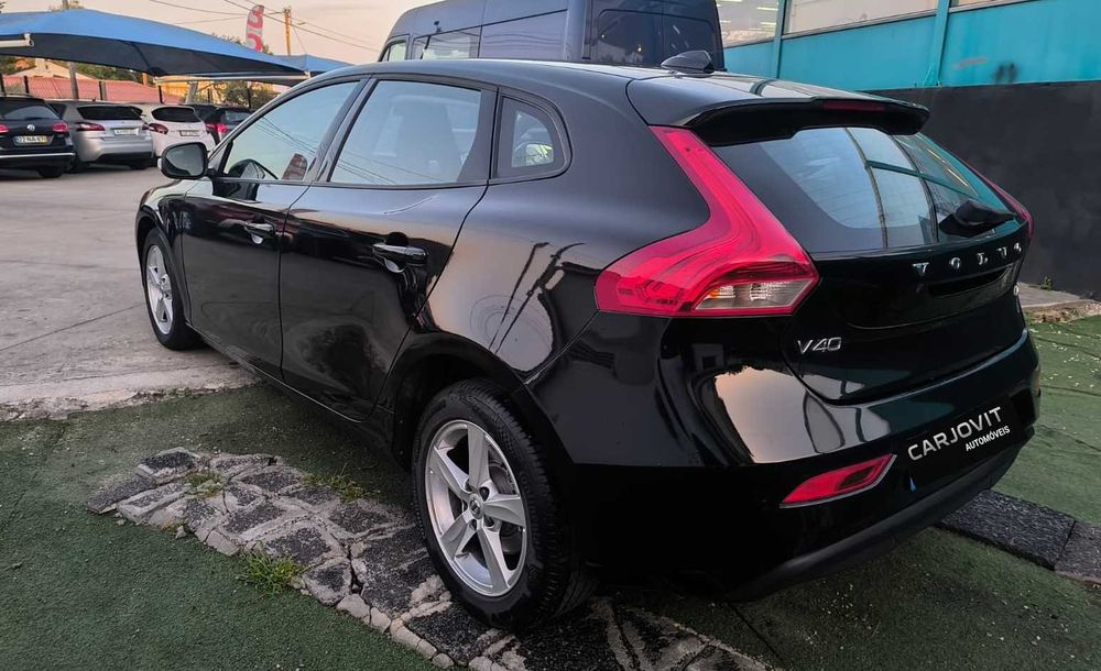 V40 2.0 D2 Inscription Geartronic 120cv cx Aut.